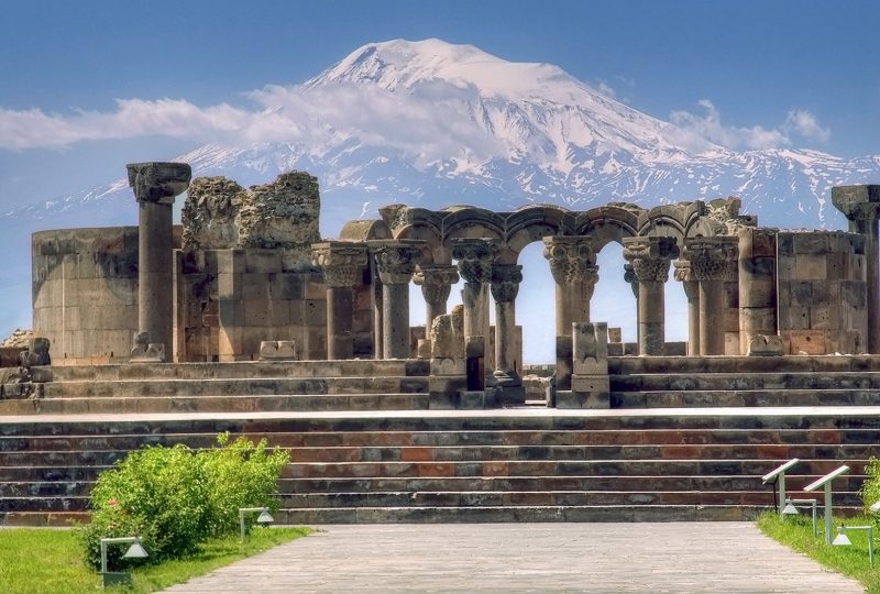 Armenia-zvartnots-cathedral-and-ararat
